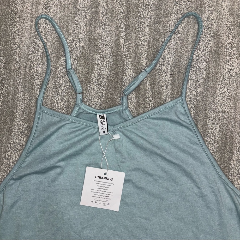 NWT Women’s Sleeveless Blue V-Neck  Relaxed Fit Jumpsuit Size M - Picture 3 of 4